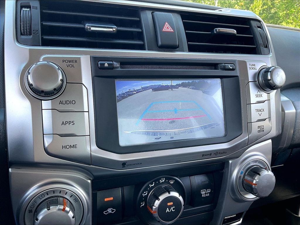 Used 2017 Classic Silver Metallic Toyota SR5 image 19