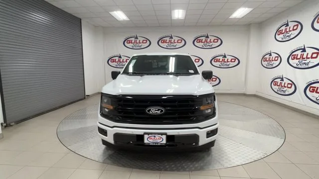 New 2026 Oxford White Ford XLT image 4