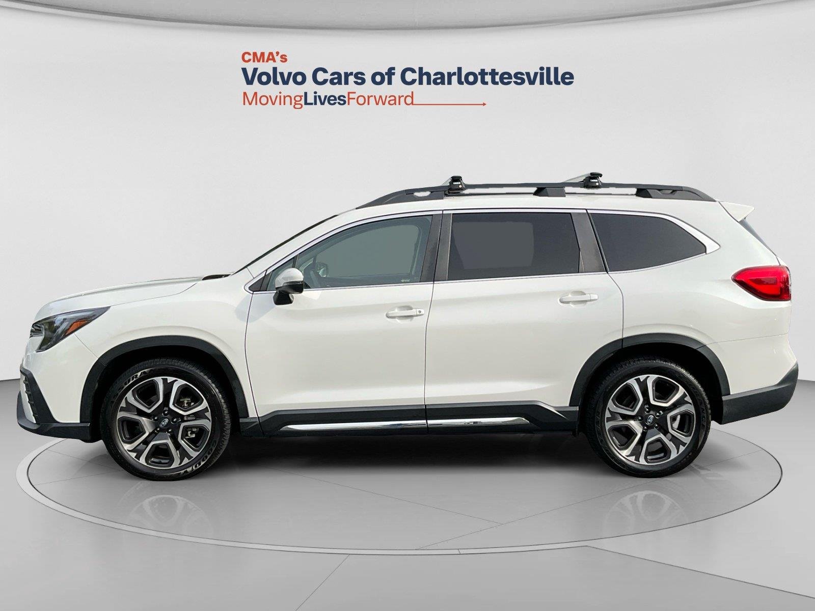 Used 2023 Crystal White Pearl Subaru Limited image 2