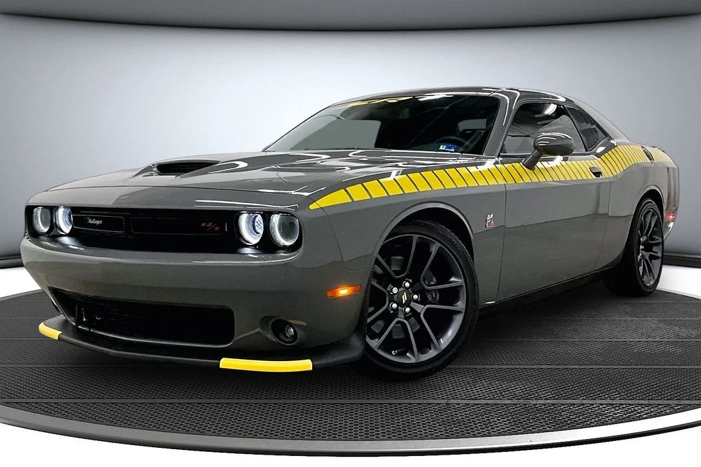 Used 2023 Gray Dodge R/T Scat Pack image 3