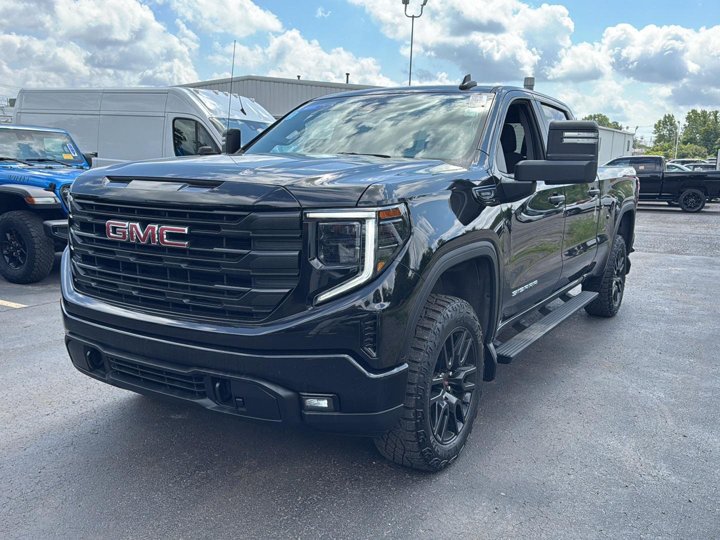 Used 2024 Onyx Black GMC Pro image 7