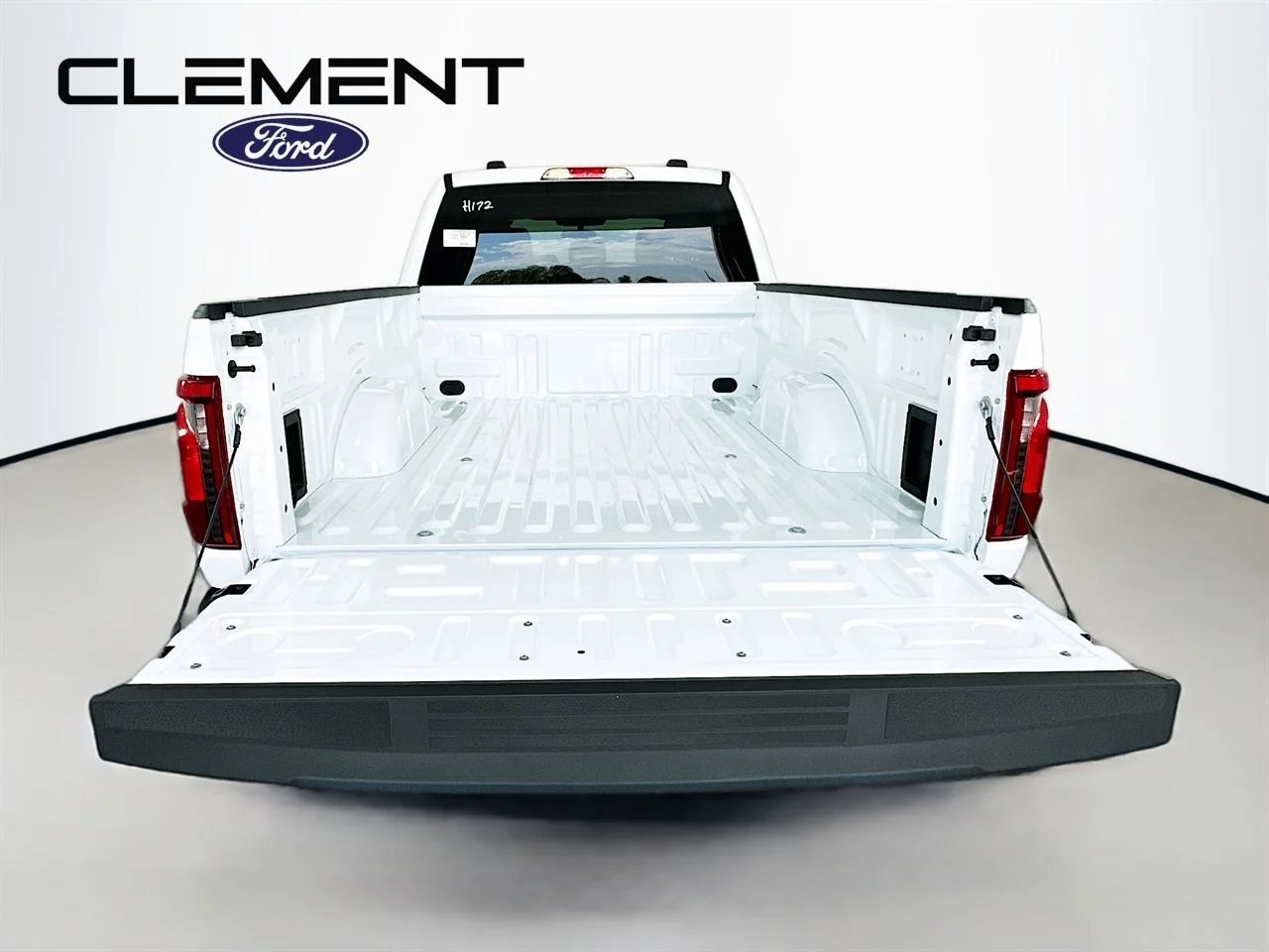 New 2026 Oxford White Ford XL image 10