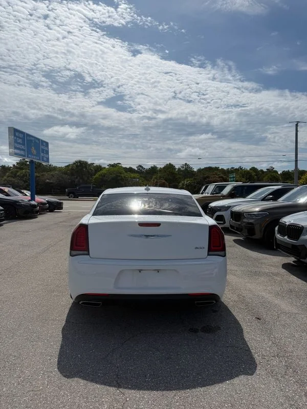 Used 2019  Chrysler Touring image 28