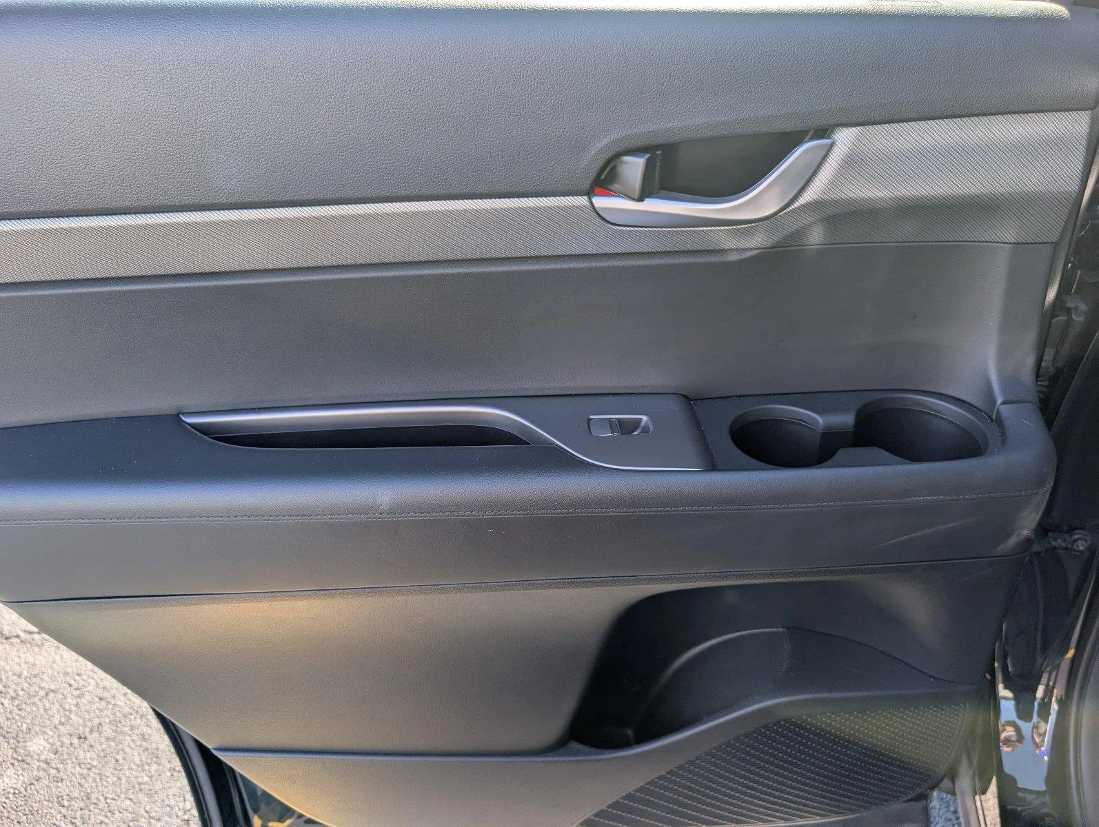Used 2025 Abyss Black Pearl Hyundai SEL image 36