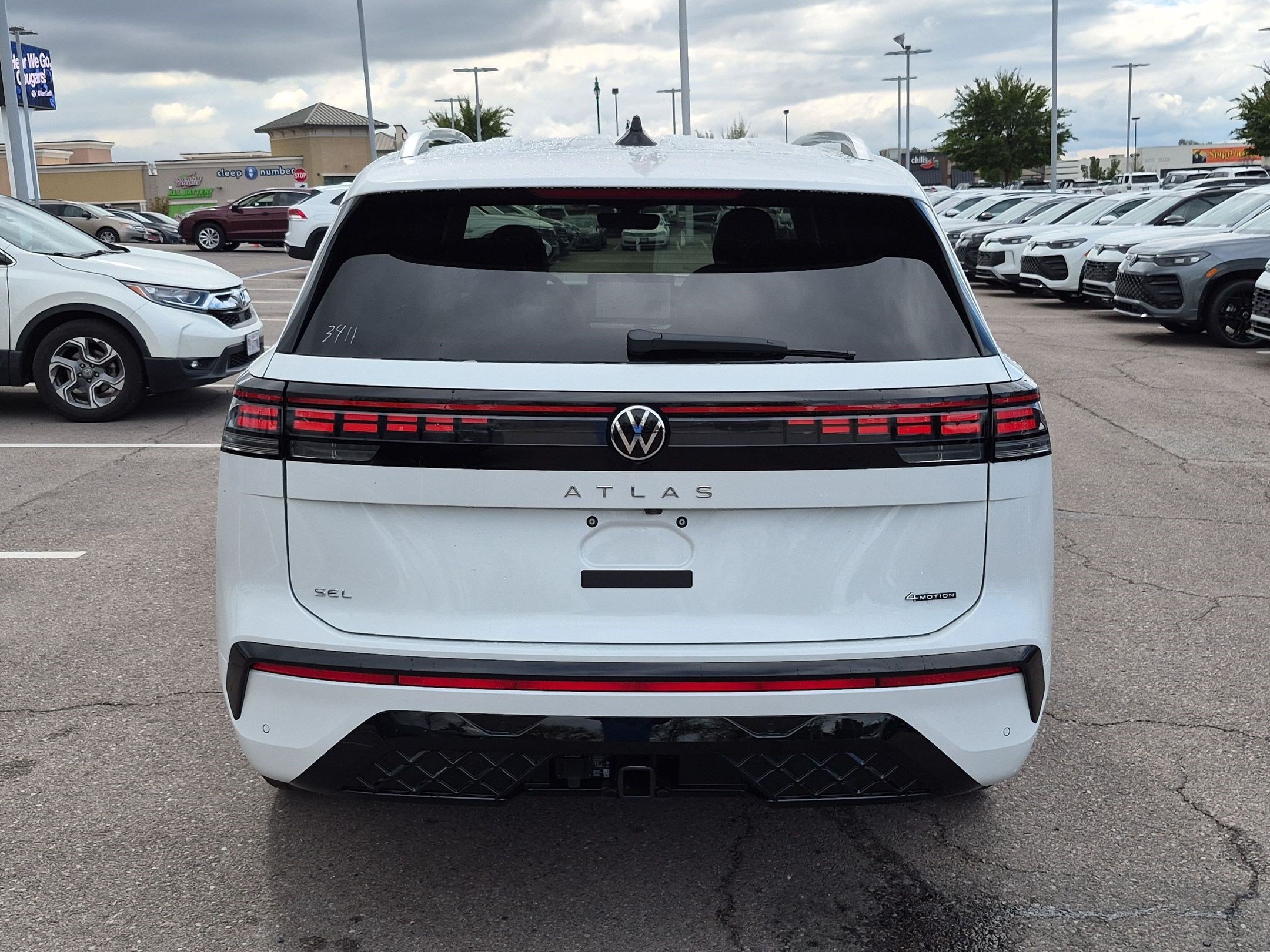 New 2027 Opal White Pearl Volkswagen SEL R-Line image 4