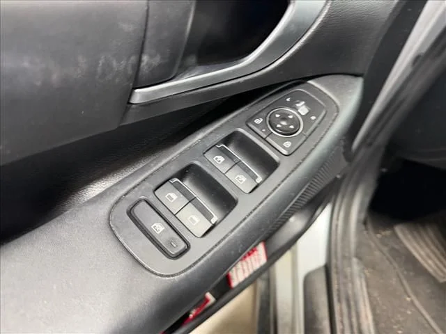 Used 2024 Silver Hyundai SEL image 21
