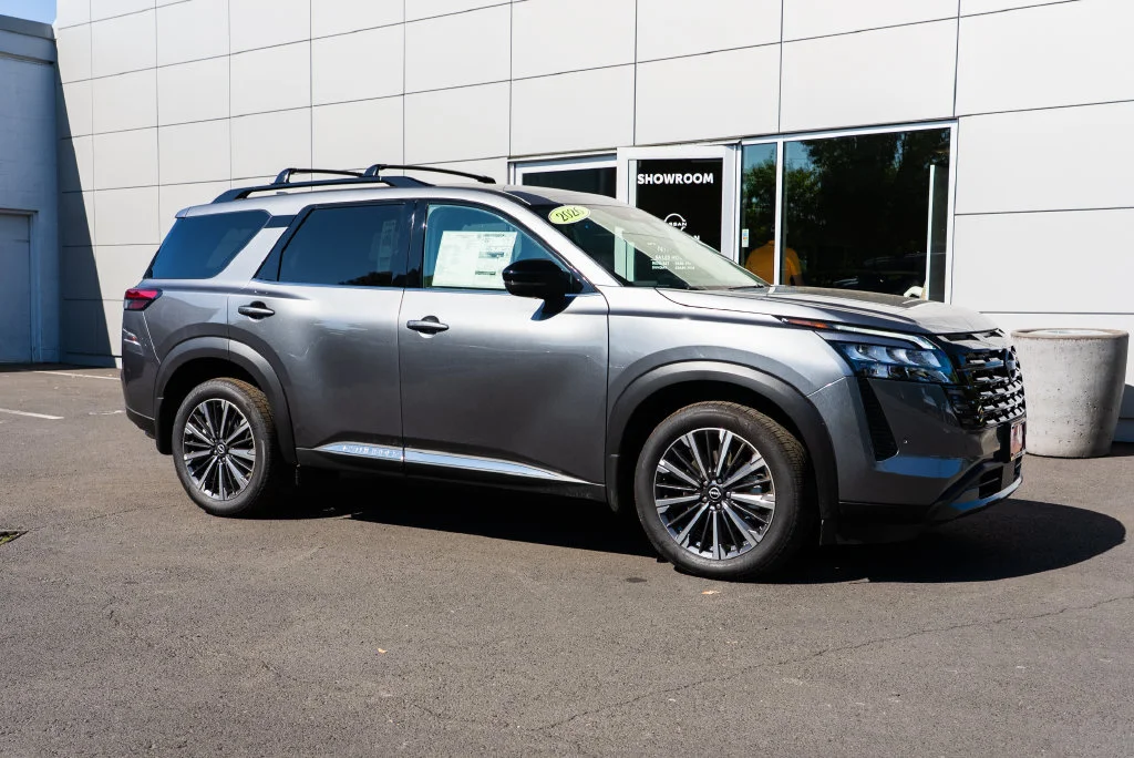 New 2026 Gun Metallic Nissan Platinum image 30