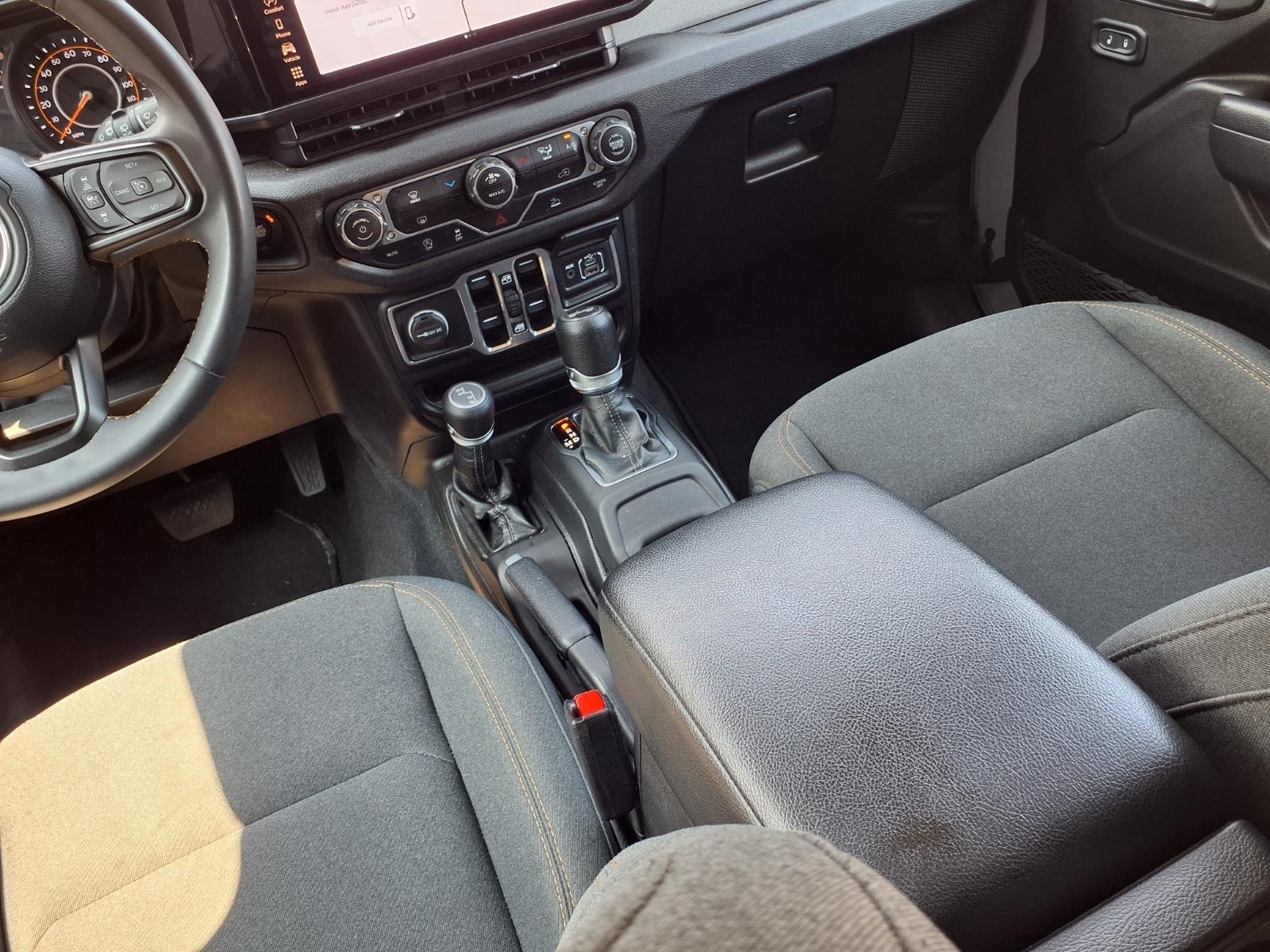 Used 2024 Earl Clear Coat Jeep Sport image 8