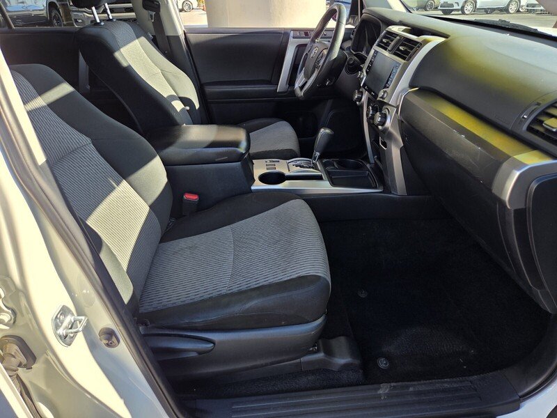 Used 2021 White Toyota SR5 image 19