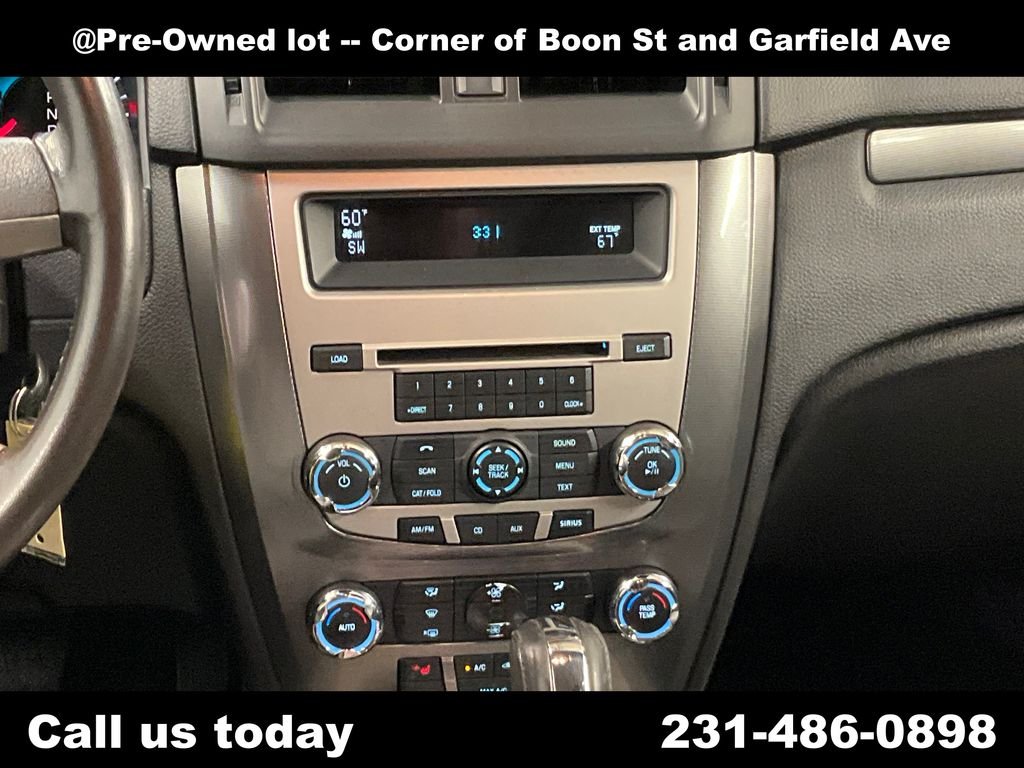 Used 2010  Ford SEL image 19