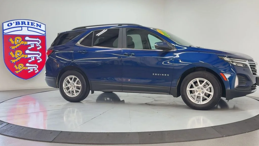 Used 2022 Blue Chevrolet LT image 3
