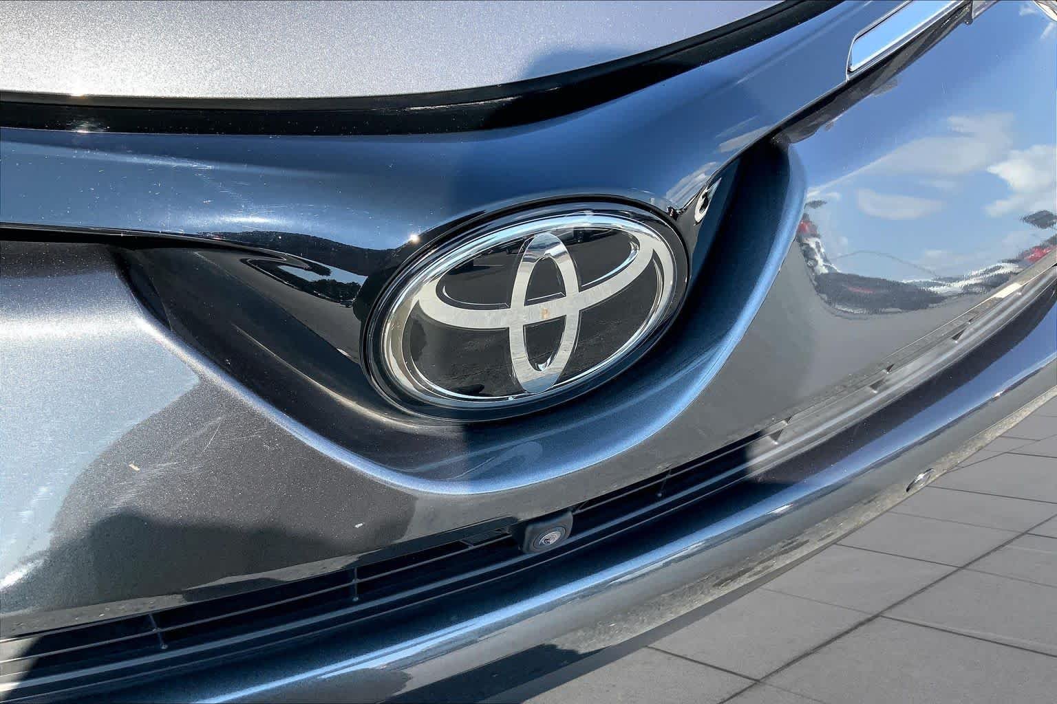 Used 2017 Magnetic Gray Metallic Toyota Platinum image 30