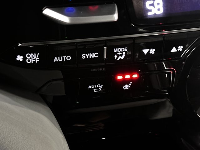 Used 2026 Solar Silver Metallic Acura SH-AWD with Technology Package image 14