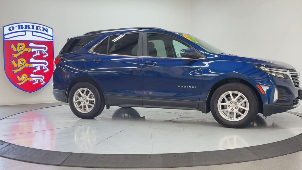 Used 2022 Blue Chevrolet LT image 3