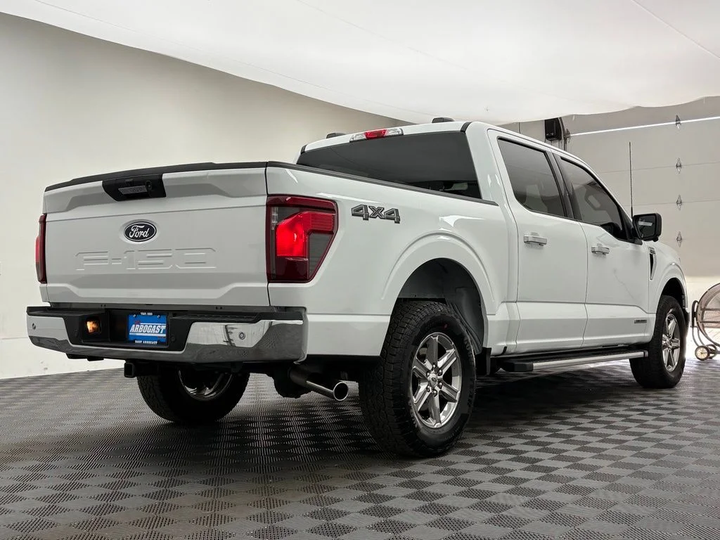 Used 2024 Oxford White Ford XLT image 6