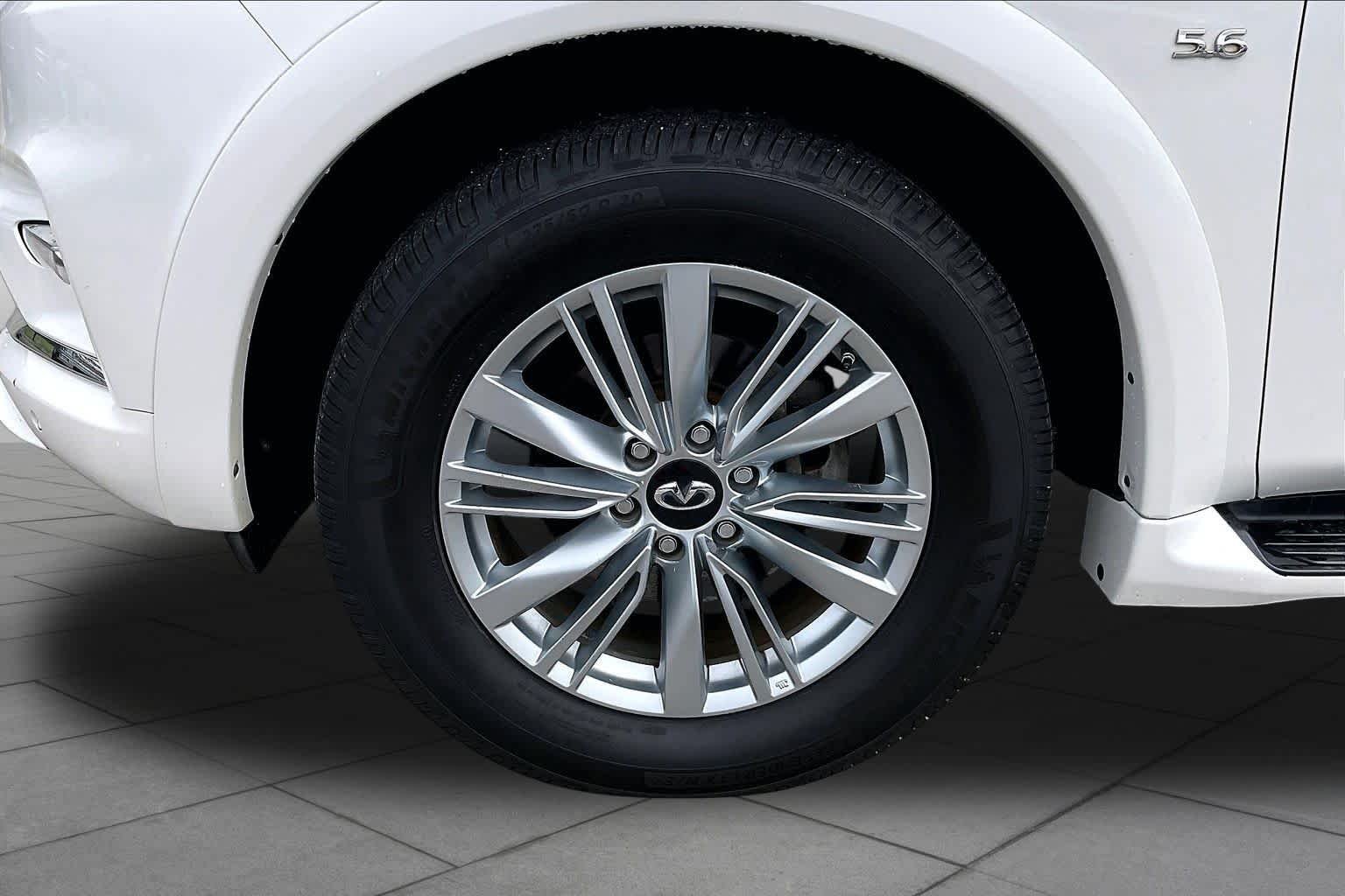 Used 2019 Moonstone White INFINITI LUXE image 11