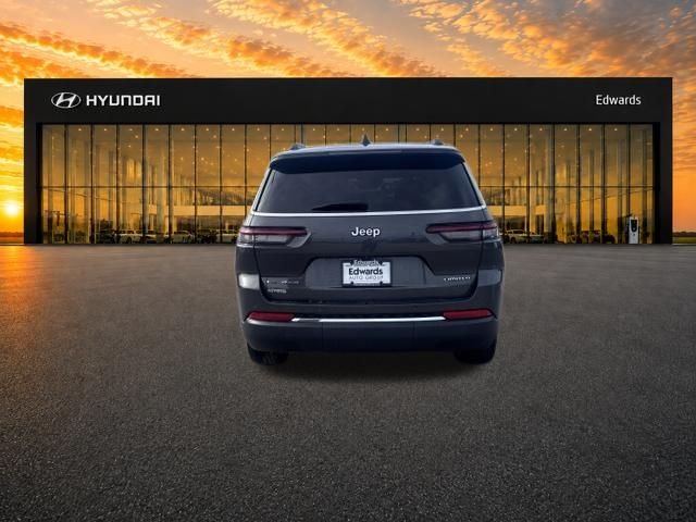 Used 2022 Gray Jeep Limited image 7