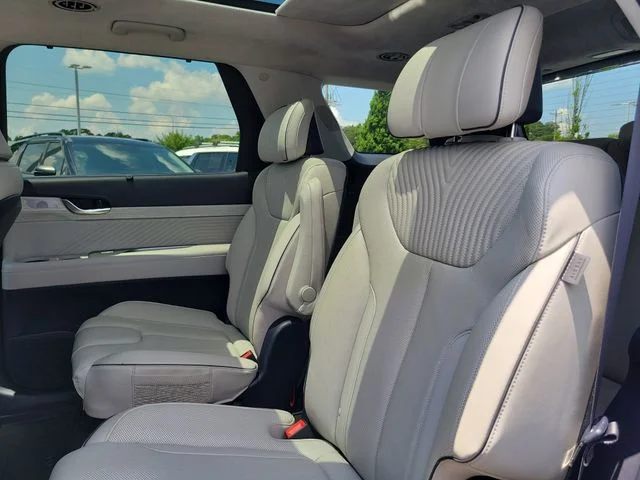 Used 2024 White Hyundai Calligraphy image 9