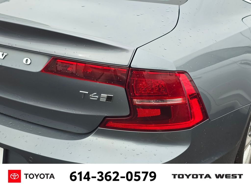 Used 2018 Gray Volvo T6 Inscription image 8
