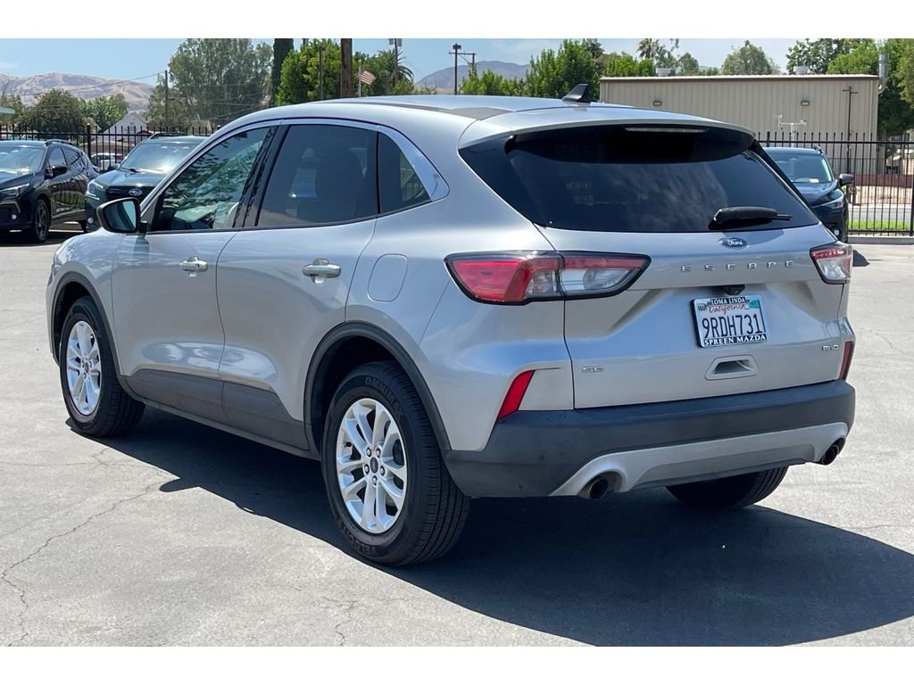 Used 2022 ICONIC SILVER Ford SE image 4