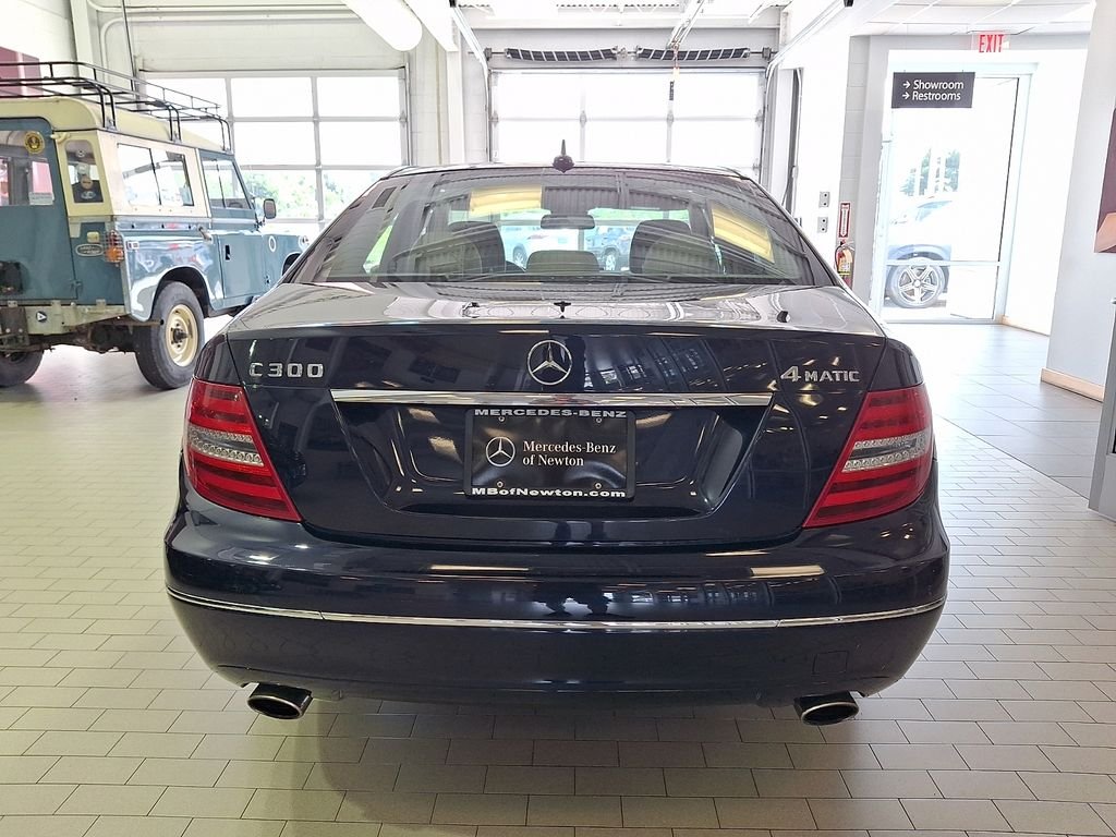 Used 2013 Blue Mercedes-Benz C 300 image 4