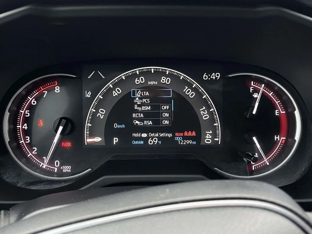 Used 2025 Ruby Flare Pearl Toyota XLE Premium image 14