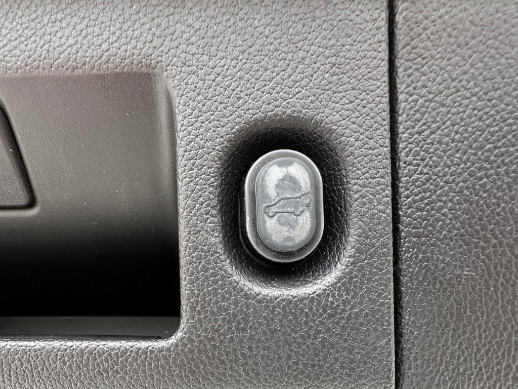 Used 2020 WHITE FROST TRICOAT GMC Denali image 47