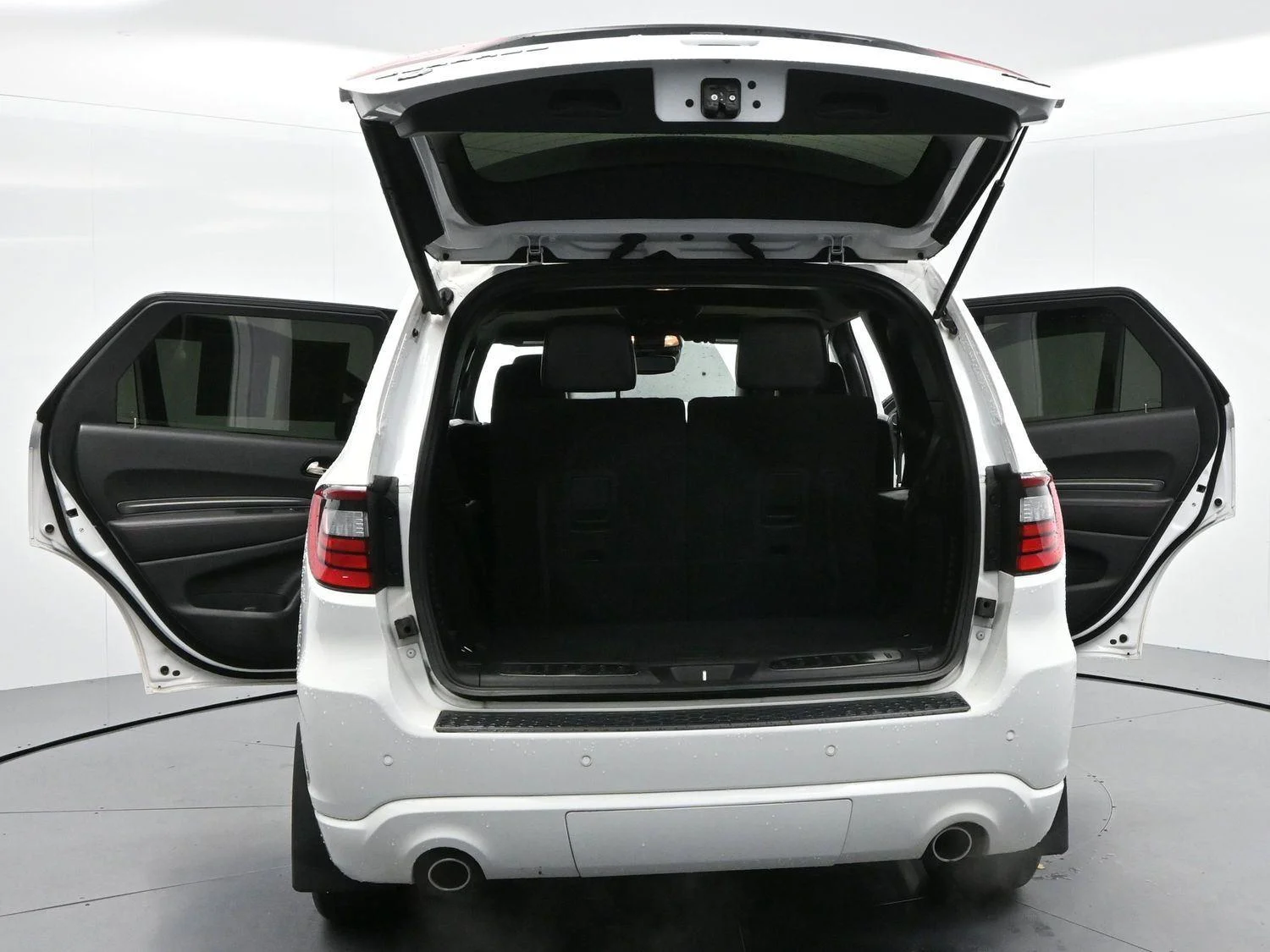 Used 2022 White Knuckle Clearcoat Dodge R/T Plus image 48