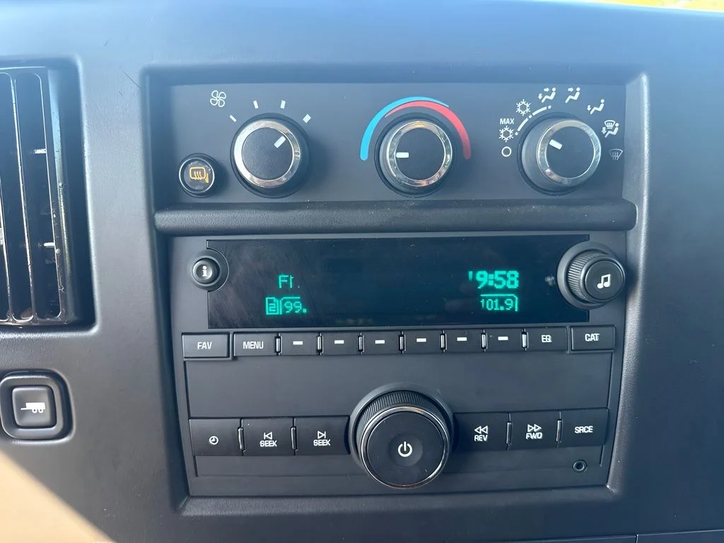 Used 2022 White GMC Work Van image 13