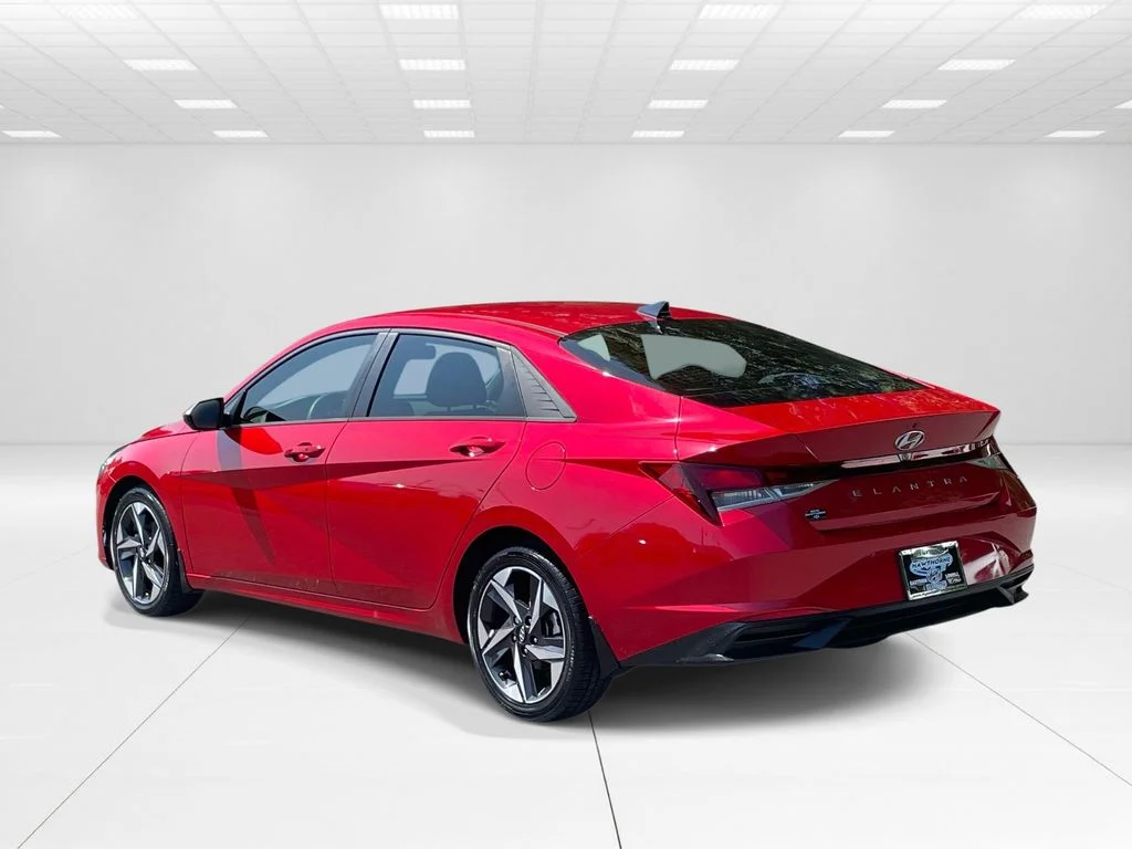 Used 2023 Red Hyundai SEL image 4
