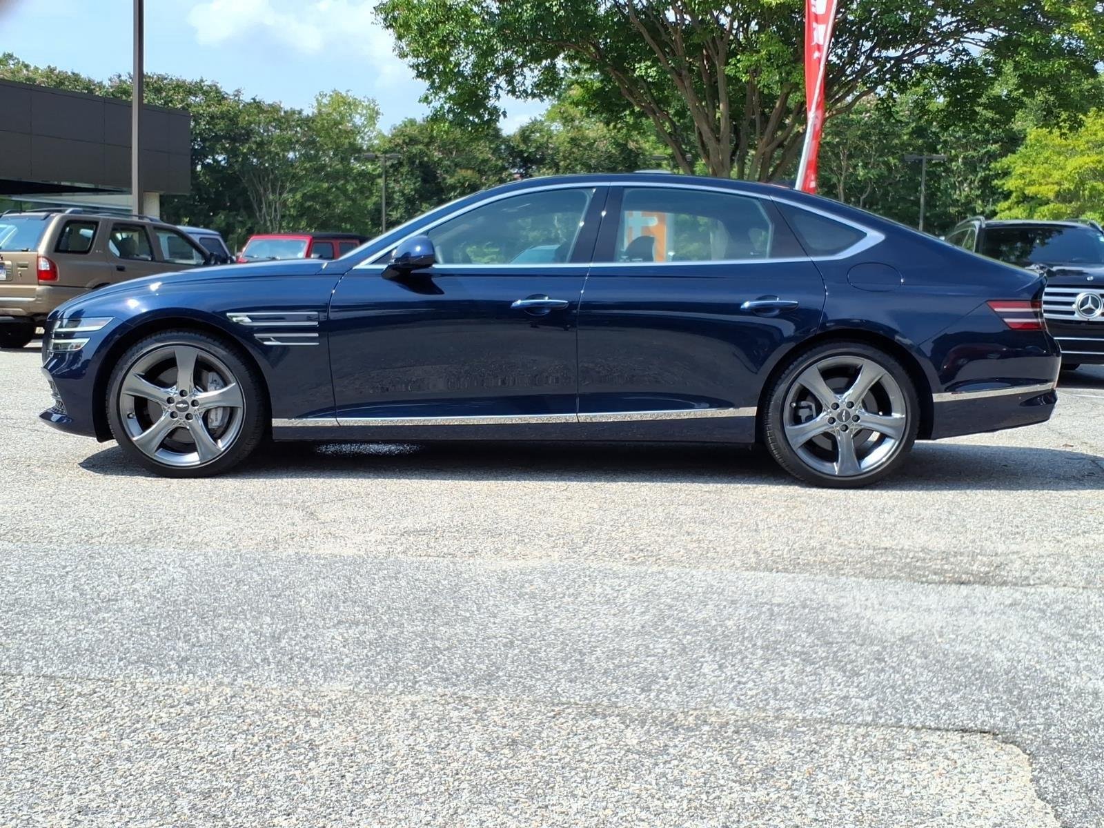 Used 2021 Adriatic Blue Genesis 3.5T image 3