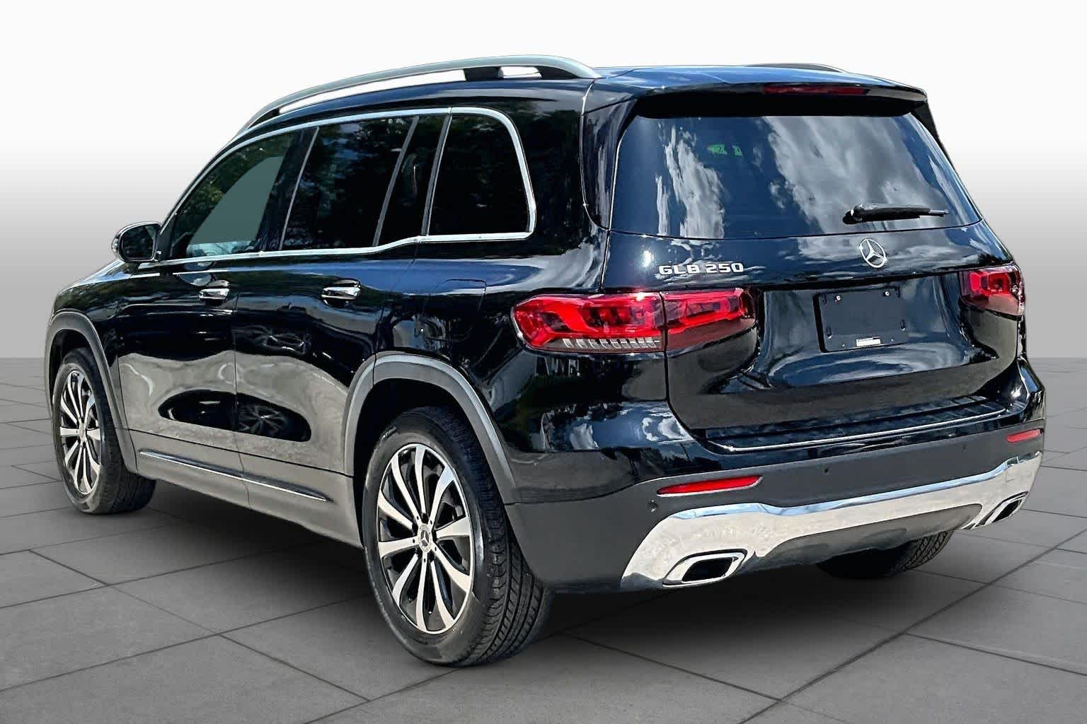 Used 2023 Night Black Mercedes-Benz GLB 250 image 12