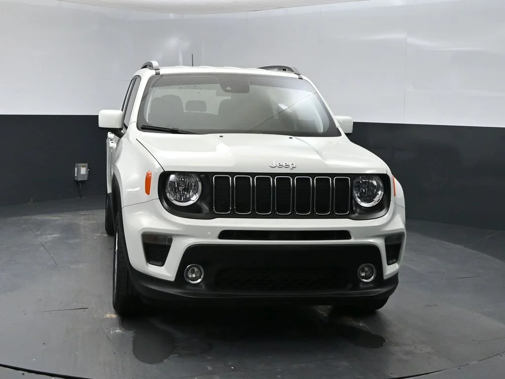 Certified Used 2021 White Jeep Latitude image 7