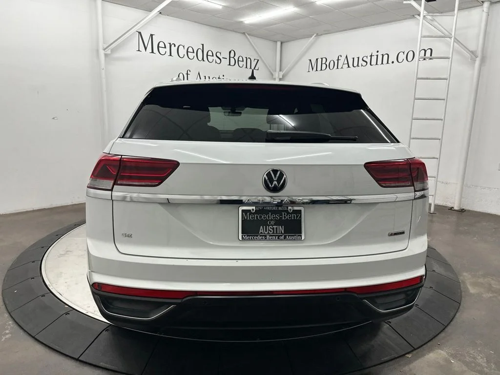 Used 2021 White Volkswagen 2.0T SE w/Technology image 4