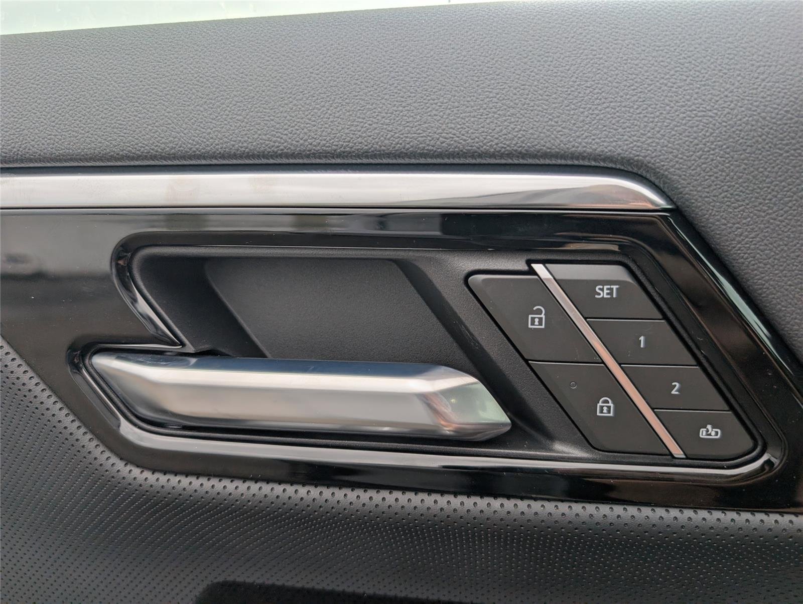 2025 GMC Sierra EV Denali - Photo 28