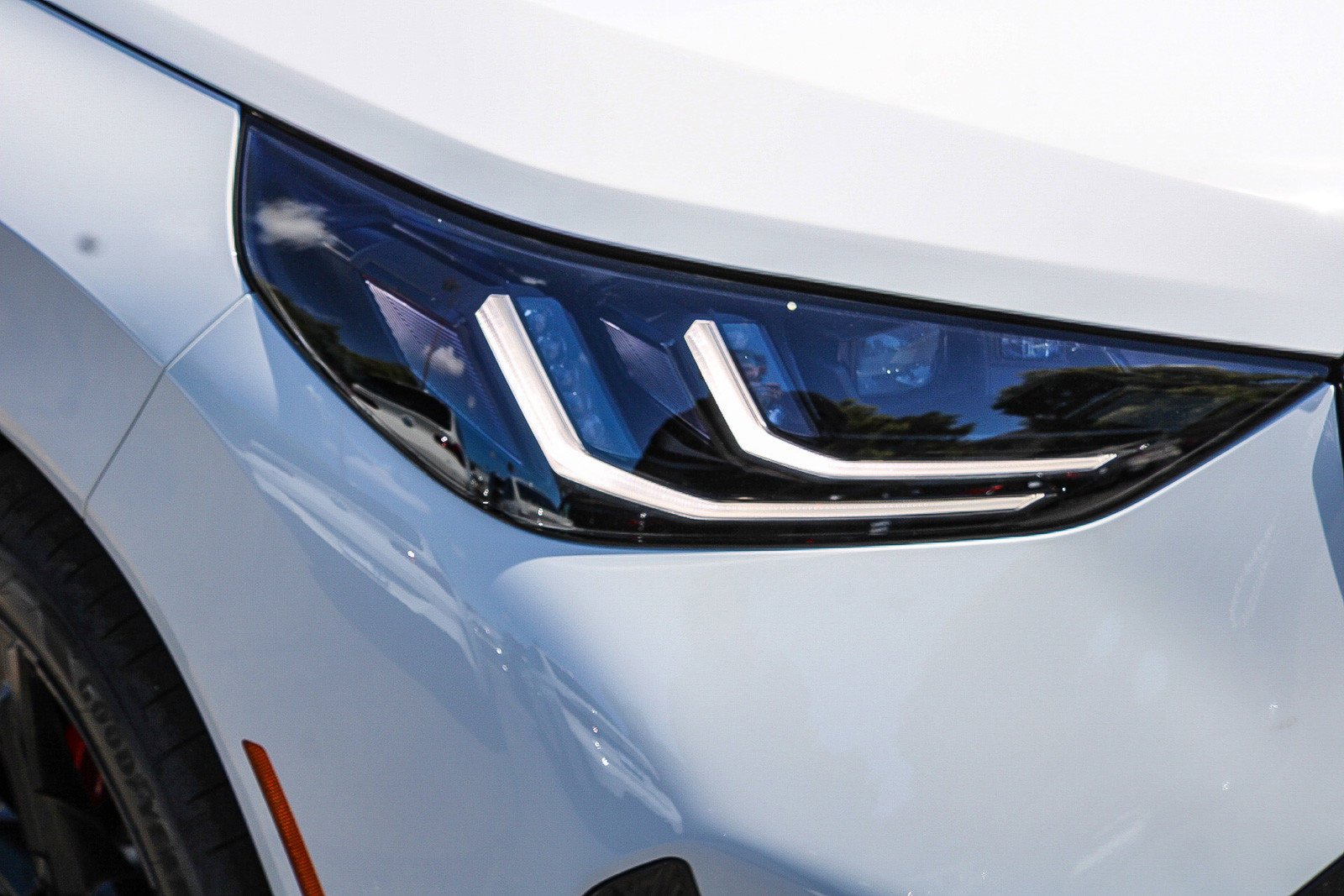 New 2026 Alpine White BMW 30 xDrive image 8