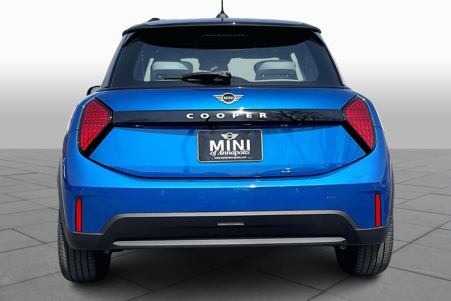 Pre-Owned 2026 MINI Hardtop 2 Door Cooper