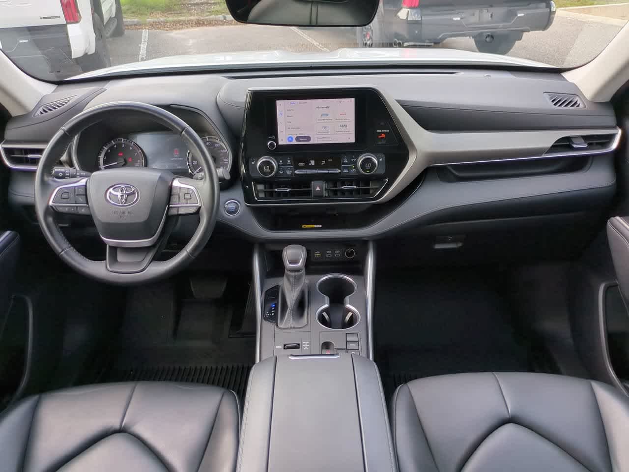 Used 2023 Wind Chill Pearl Toyota XLE image 15