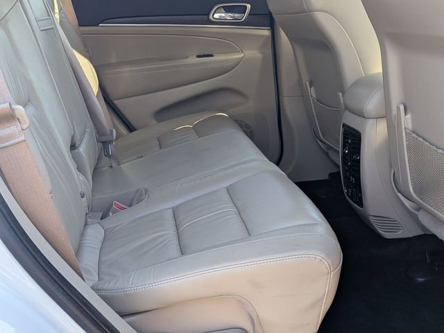 Used 2015 White Jeep Limited image 25
