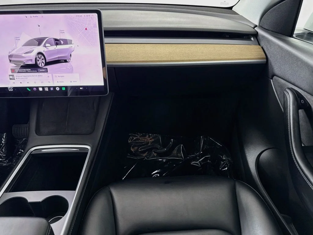 Used 2022 White Tesla Long Range image 24