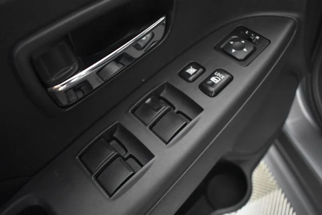 Used 2025 Gray Mitsubishi 2.0 ES image 21