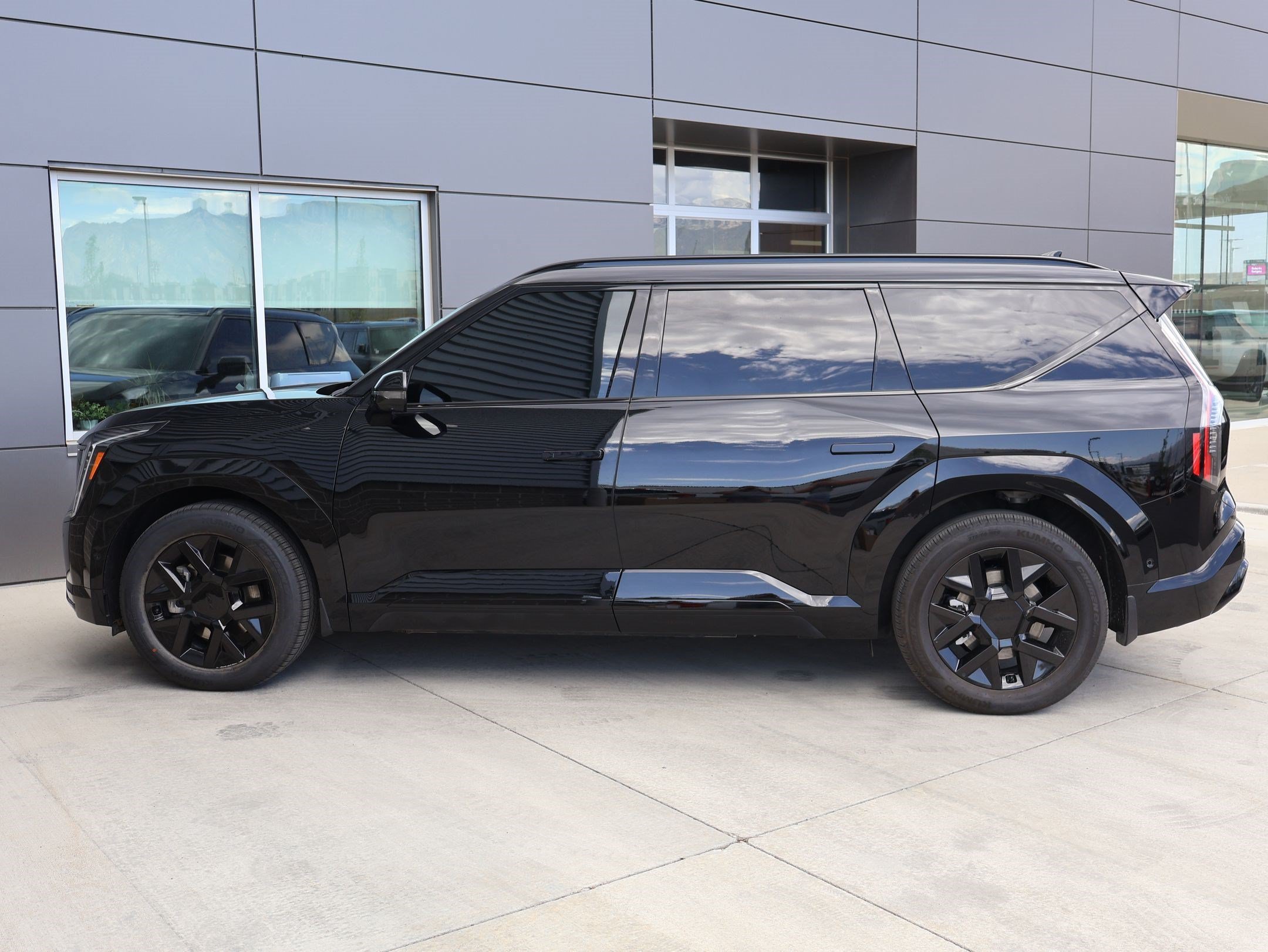 Used 2026 Ebony Black Kia Land image 9