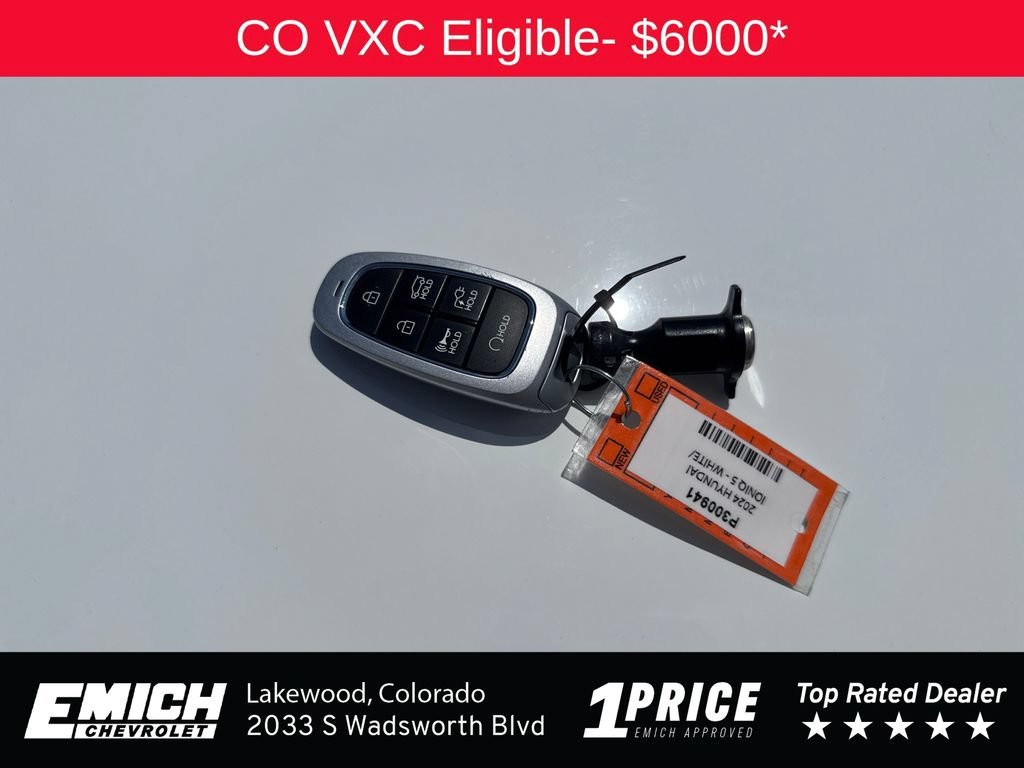 Used 2024 Atlas White Hyundai SEL image 28