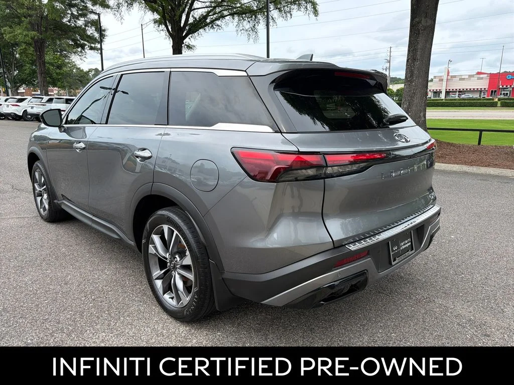Certified Used 2023 Graphite Shadow INFINITI LUXE image 18
