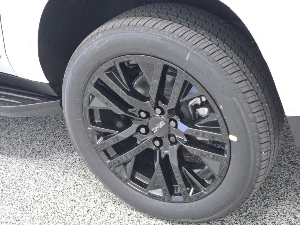 New 2026 Summit White GMC Elevation image 17