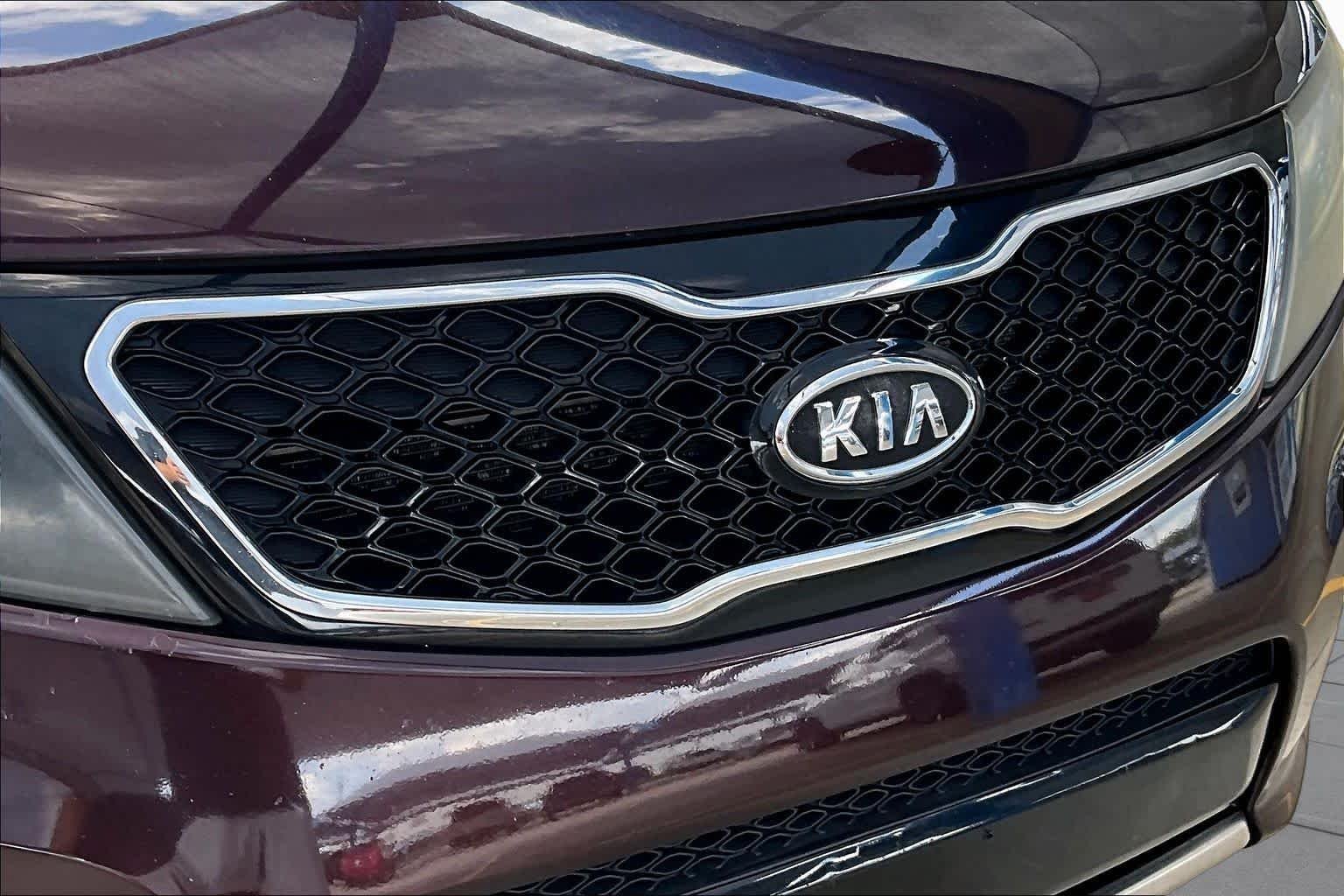Used 2013 Dark Cherry Kia SX image 30