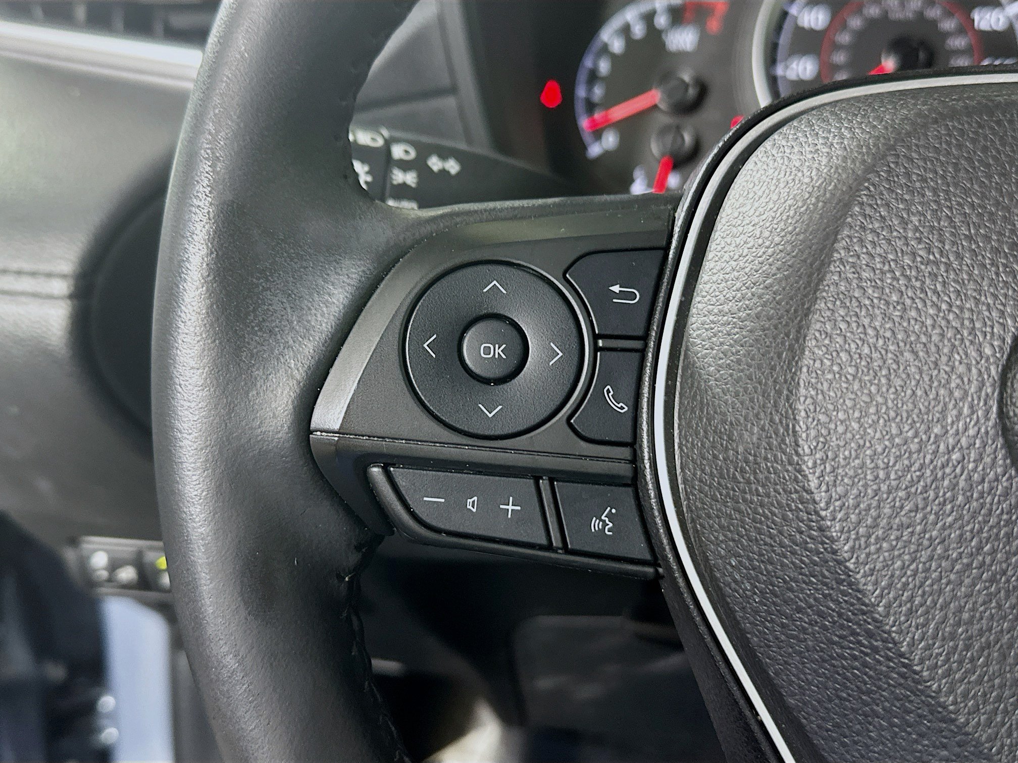 Used 2022 Celestite Toyota LE image 15