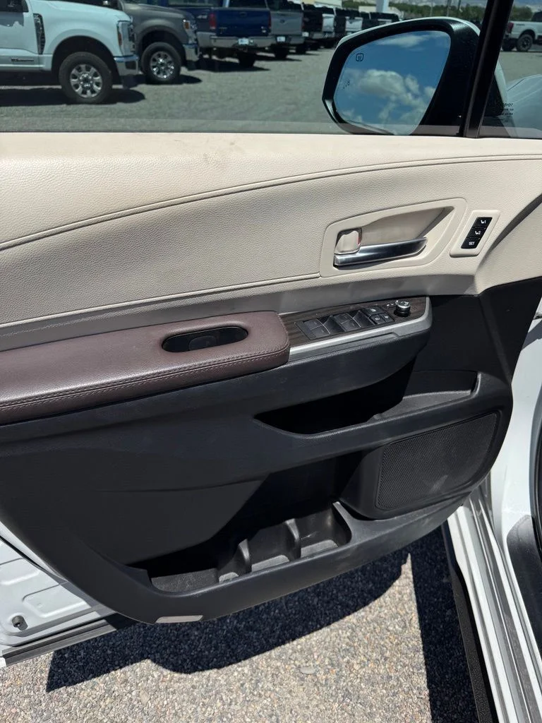 Used 2023 Pearl Toyota Platinum image 25