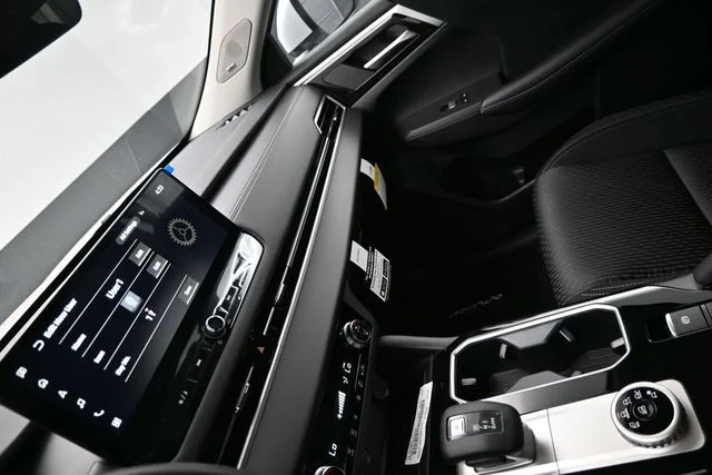 New 2026 White Mitsubishi ES 1.5T 2WD image 16