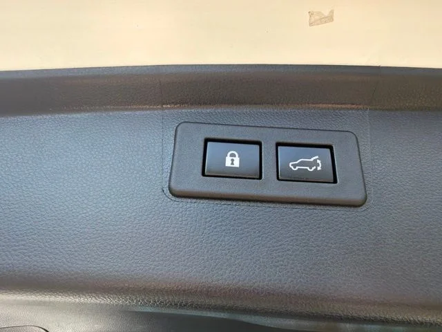 Used 2022 White Subaru Limited image 10